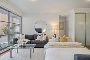 Room - Darling Harbour 2BR Retreat with Spacious Balcony (Sydney)