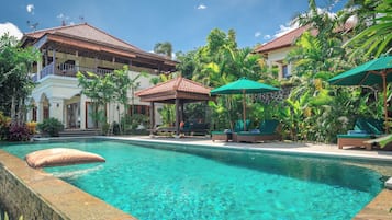 Outdoor pool, open 8:00 AM to 9:00 PM, free pool cabanas, pool umbrellas