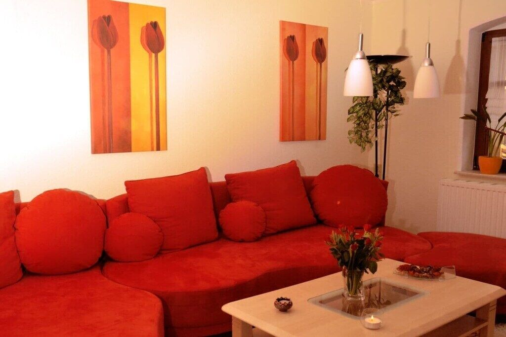 Smart-TV, DVD-Player, Bücher, Stereoanlage