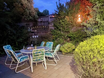 Yarra Valley Retro Styled Home 
Great Amenities  & Comfortably sleeps 6 adults