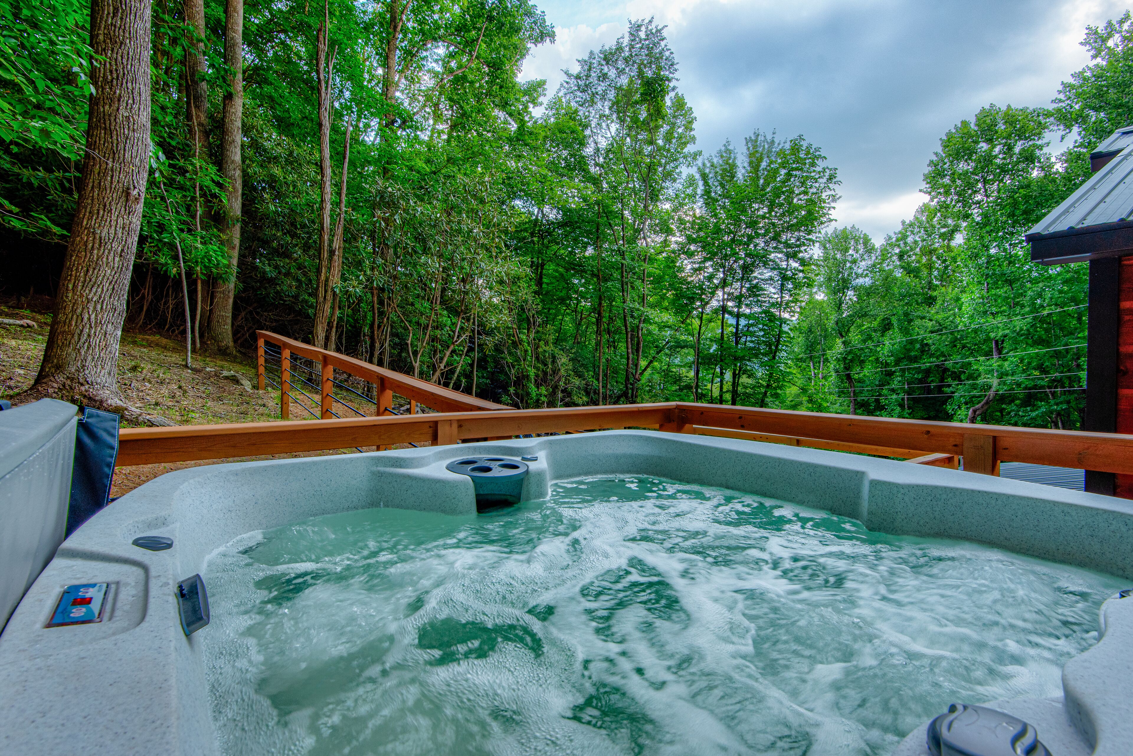 Outdoor spa tub