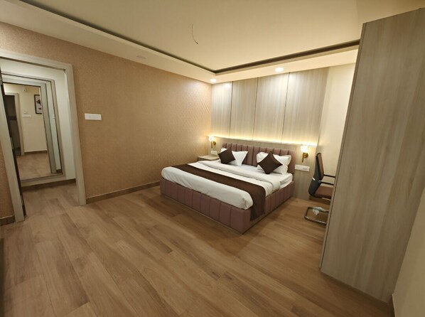 Superior kamer | Een bureau, een laptopwerkplek, verduisterende gordijnen, gratis wifi