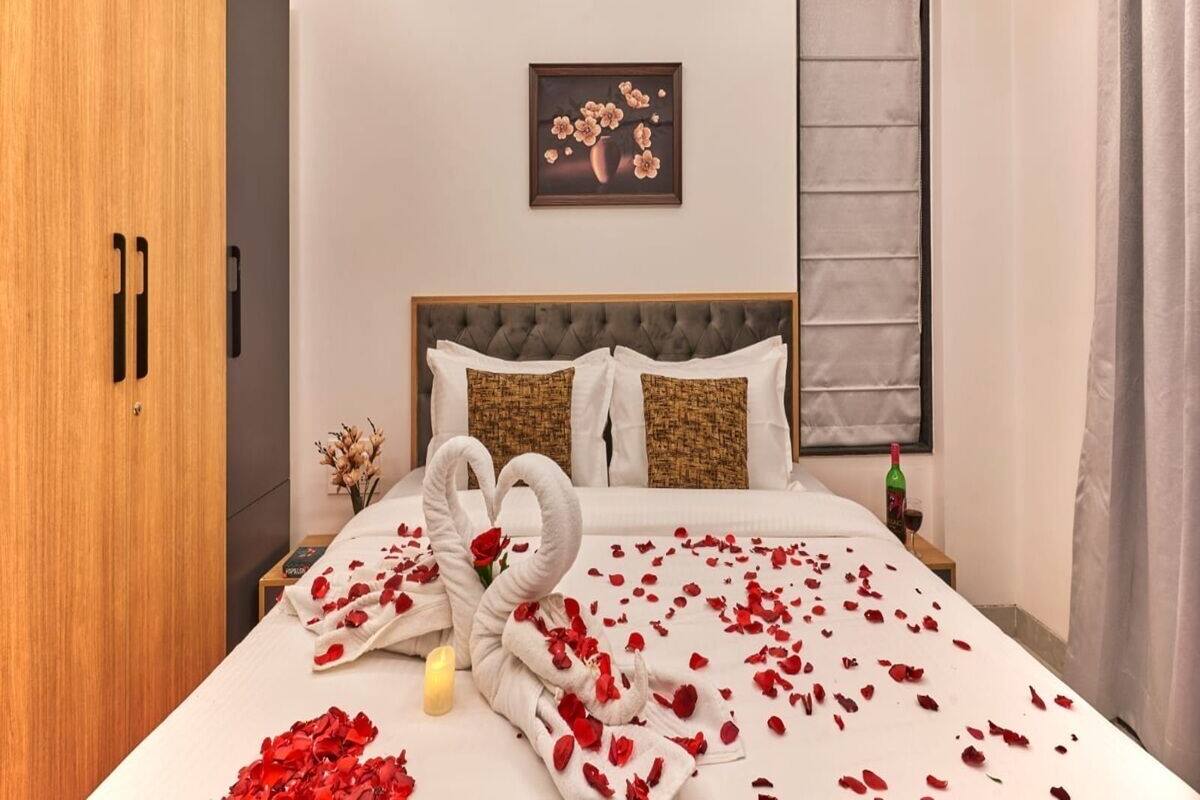 Standard Room With Balcony | Soundproofing, WiFi (free)