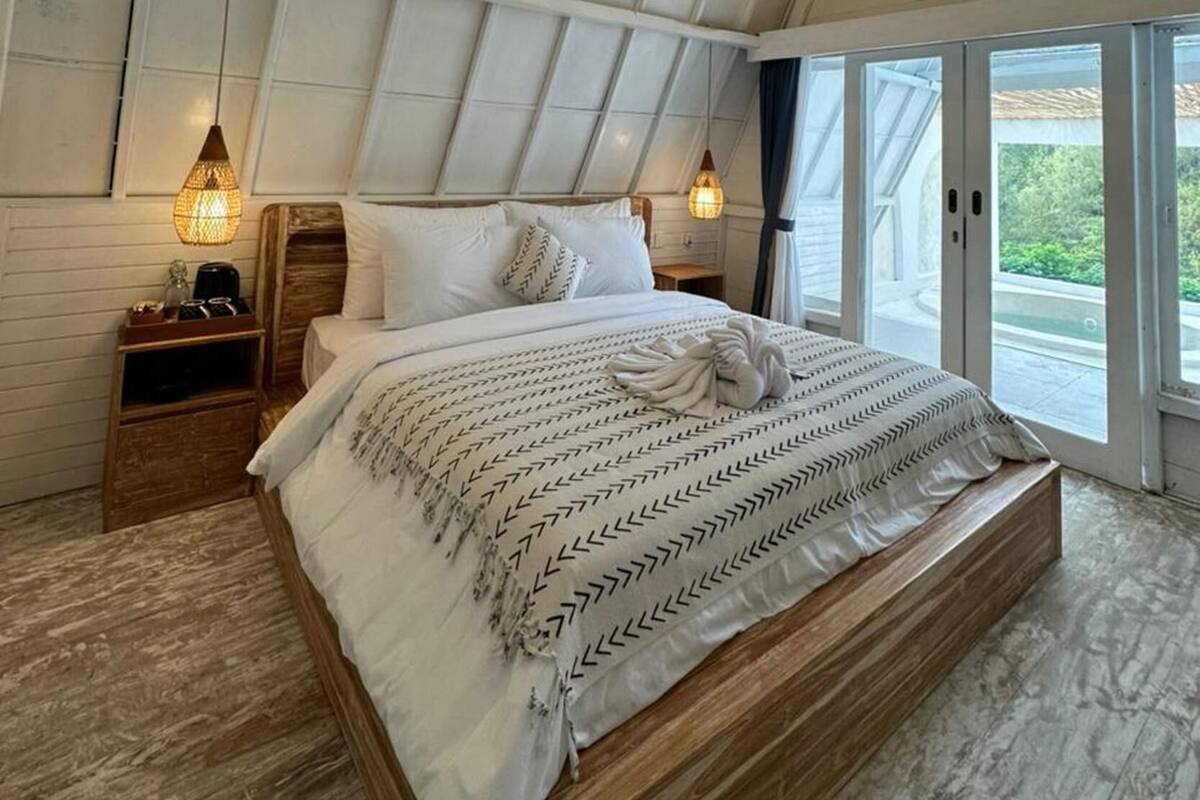 Vil·la, piscina privada, vistes al turó | Wifi gratuïta i roba de llit