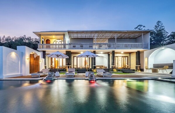 Fachada de la propiedad