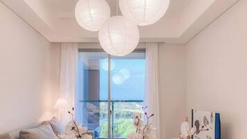 Cribs/infant beds
