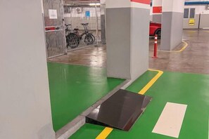 Self-parking (surcharge)