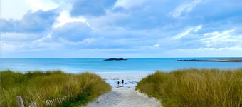 Holiday Home Ty Cath – By the Sea, Terrace, Garden and Wi-Fi