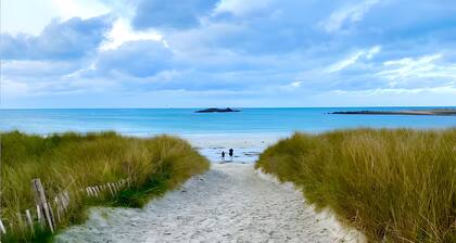 Holiday Home Ty Cath – By the Sea, Terrace, Garden and Wi-Fi