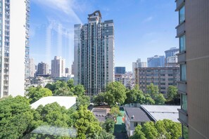 Exterior - Tyms 3BR 2BA Apt Near Metro (Shanghai)