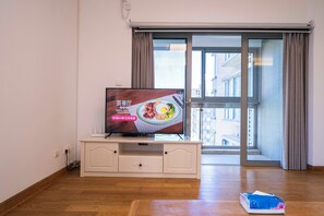 Superior Apartment, 3 Bedrooms, Balcony, City View | Living room | Smart TV - Tyms 3BR 2BA Apt Near Metro (Shanghai)