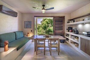 Exclusive Condo, 2 Bedrooms, Balcony, Bay View | Hypo-allergenic bedding, down comforters, Select Comfort beds - Punta Morelos (Brisas de Zicatela)