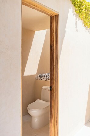 Exclusive Condo, 2 Bedrooms, Bay View | Hypo-allergenic bedding, down comforters, Select Comfort beds - Punta Morelos (Brisas de Zicatela)