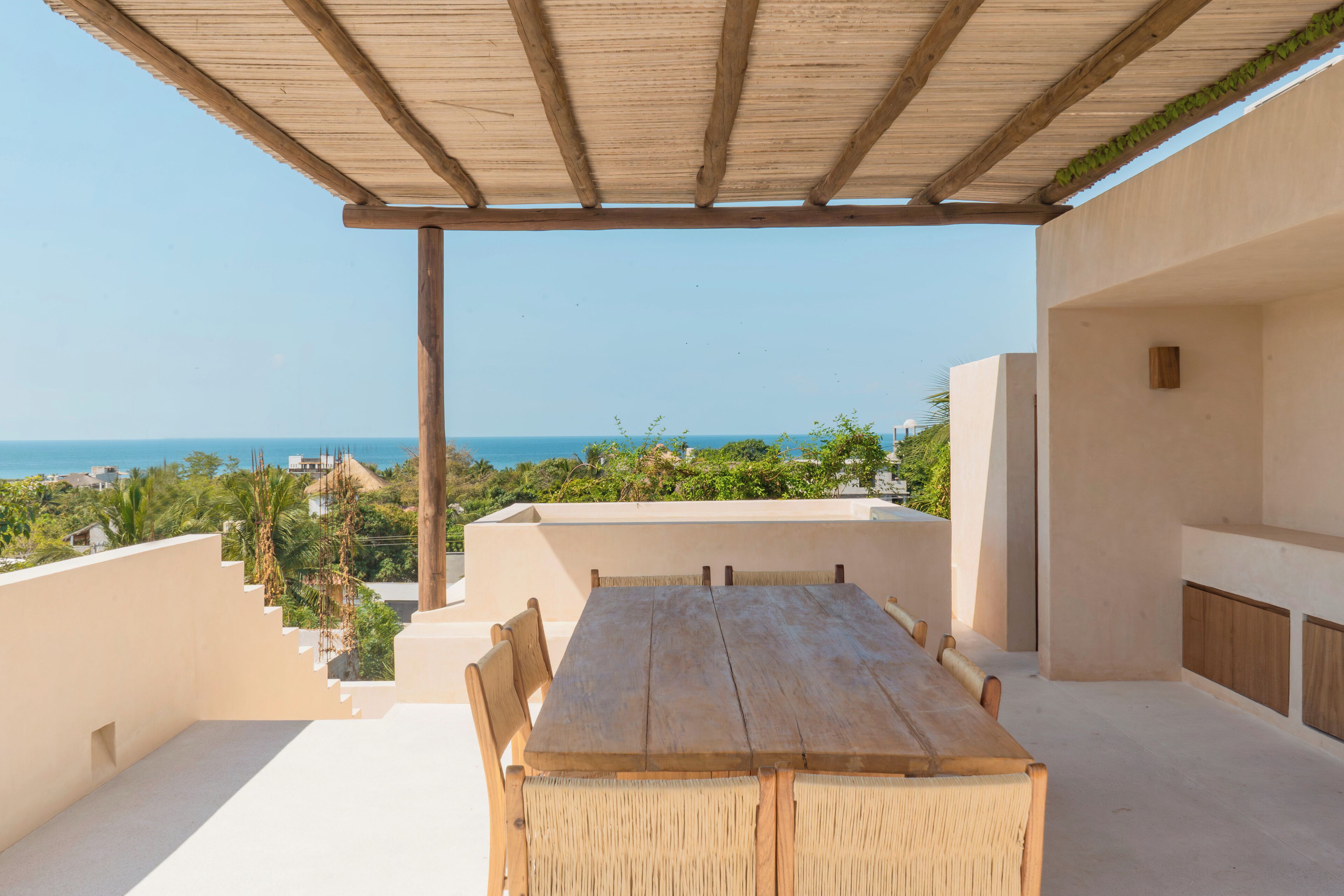 エクスクルーシブ コンドミニアム 2 ベッドルーム ベイビュー | テラス / パティオ