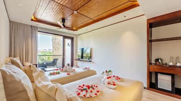 Pillow-top beds, minibar, in-room safe, blackout curtains