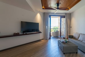 Family Room, Pool View