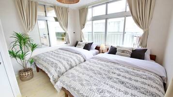 Apartment | Blackout drapes, iron/ironing board, free WiFi