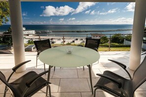 تناول الطعام بالخارج