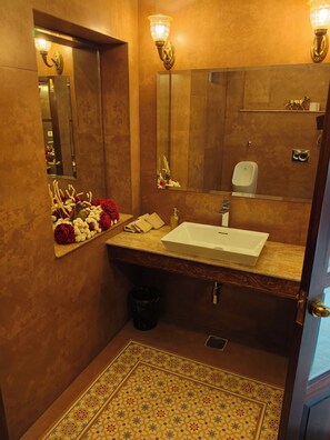 Standard Room, Balcony | Bathroom | Shower, free toiletries, towels, soap