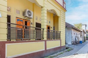 Unclassified image, 5 of 8, button - SN Guest House near Trans Studio Mall Bali (Bali)