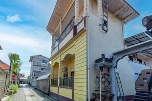 Unclassified image, 4 of 8, button - SN Guest House near Trans Studio Mall Bali (Bali)