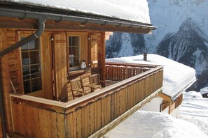 Property grounds - Cabin in Wiler with sauna and Wi-Fi (Wiler)