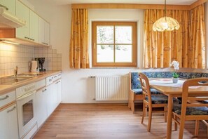 Réfrigérateur, four, plaque de cuisson, lave-vaisselle