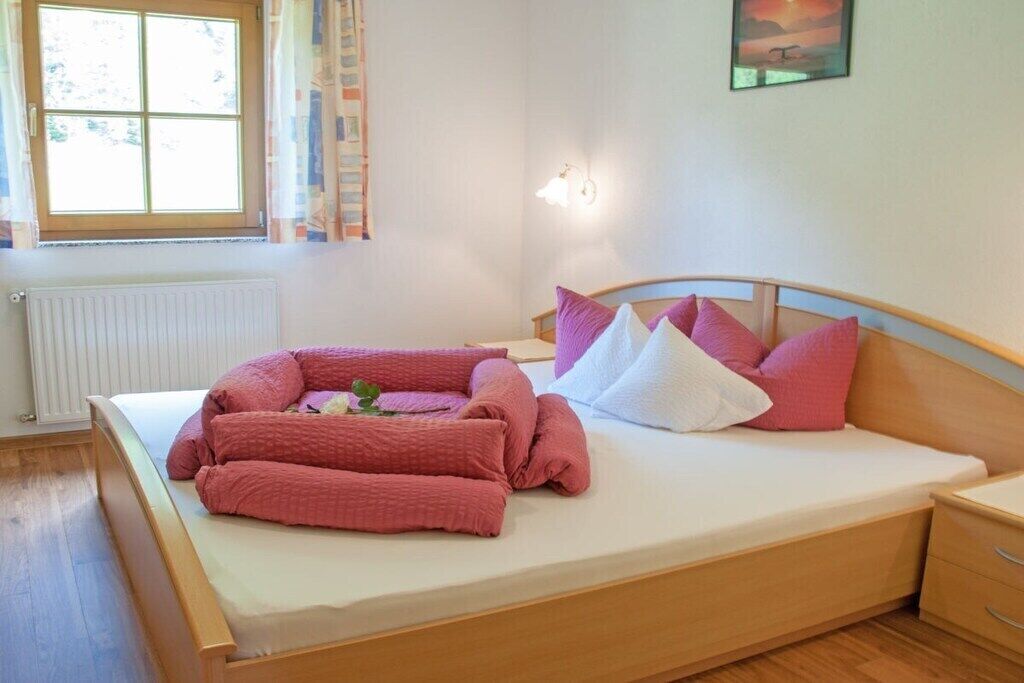 3 عدّة غرف نوم ومكتب ومكواة/لوح كي وسرير سفر