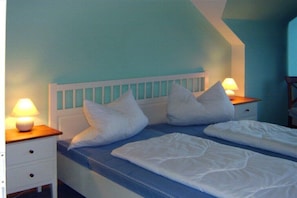 3 bedrooms, iron/ironing board, Internet, bed sheets