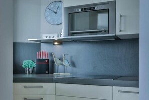 Fridge, stovetop, dishwasher, coffee/tea maker - Holiday apartment in Sylt with 1 bedroom (Westerlandf)