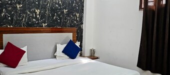 HOTEL SAI SHARNAM