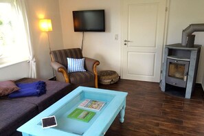 Smart TV, DVD player, stereo