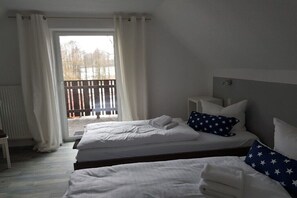 2 bedrooms, iron/ironing board, Internet