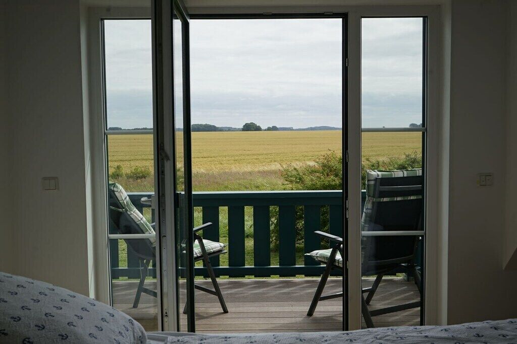 2 habitaciones, tabla de planchar con plancha y cuna de viaje 