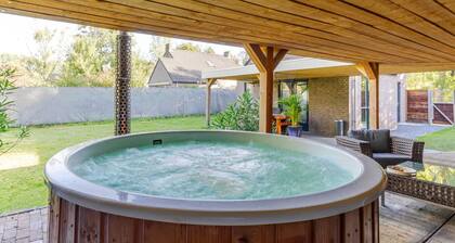 Stijlvol vakantiehuis met hottub en sauna