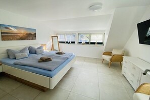 1 bedroom, iron/ironing board, Internet, bed sheets