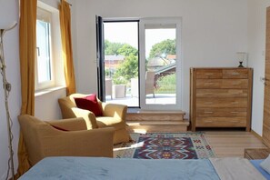 3 bedrooms, iron/ironing board, Internet, bed sheets