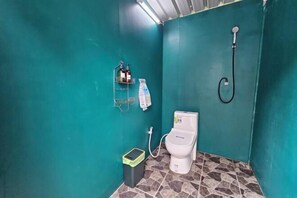 Bathroom - Nahm Khao Sok Hostel and Camping (Phanom)