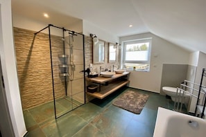 Douche, séchoir à cheveux