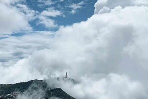 Miscellaneous - Wimanmok Phuthapbuek (Lom Kao)