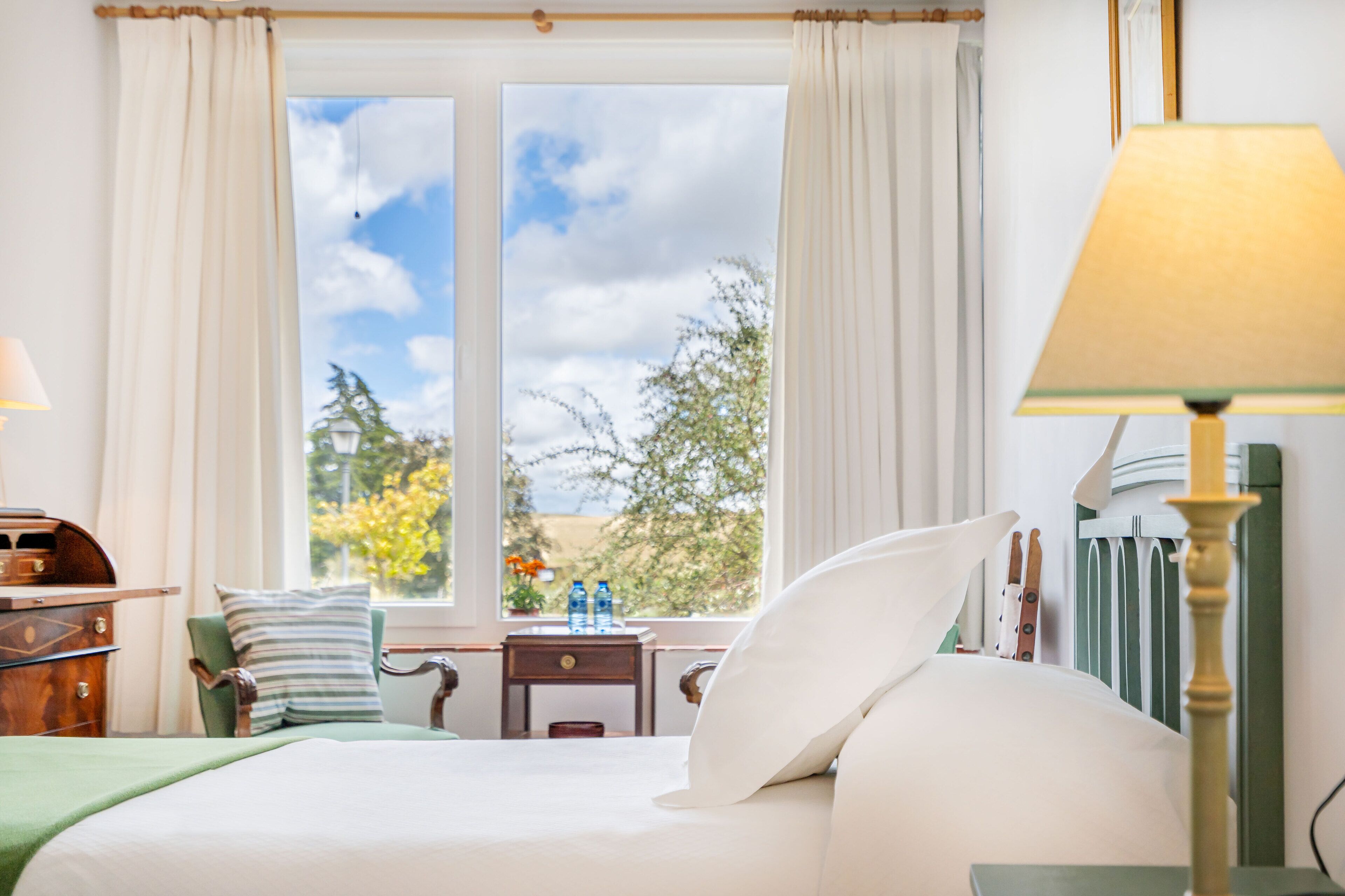 Comfort Twin Room, Garden View | Desk, laptop workspace, free WiFi