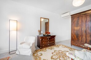 Deluxe-Doppelzimmer, Gartenblick | Schreibtisch, laptopgeeigneter Arbeitsplatz, kostenloses WLAN