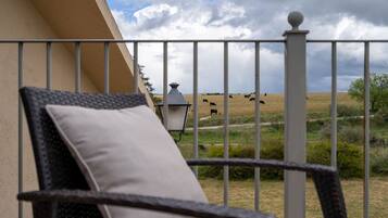 Exclusive-Doppelzimmer, Bergblick, Turm | Terrasse/Patio