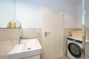 Shower - One-bedroom apartment (Westerland)