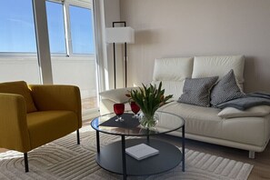 Smart TV, books - One-bedroom apartment (Heiligenhafen)