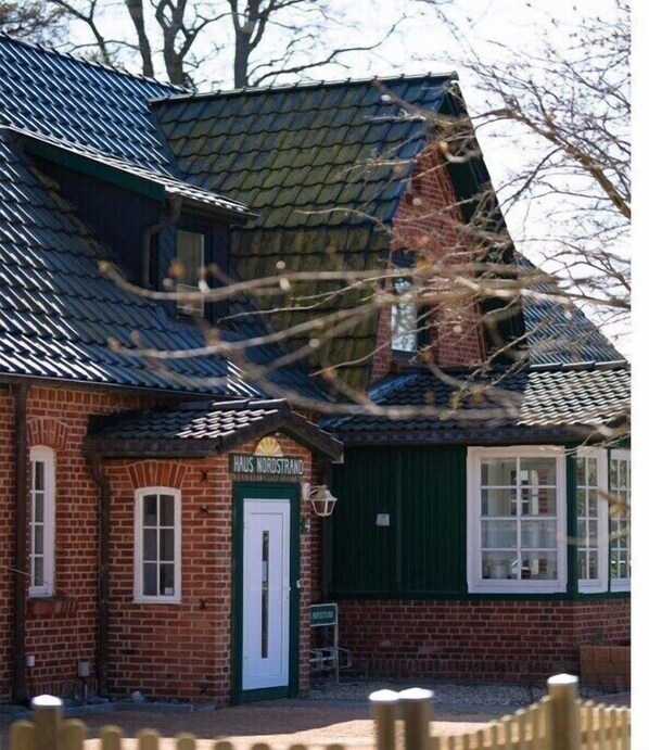 Exterior - Holiday apartment Ahrenshoop (Ostseebad Prerow)