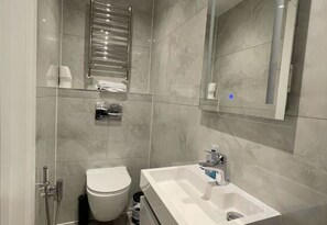 Bathroom - StarNest Shepherd's Bush (London)