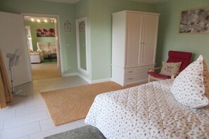 1 bedroom, bed sheets