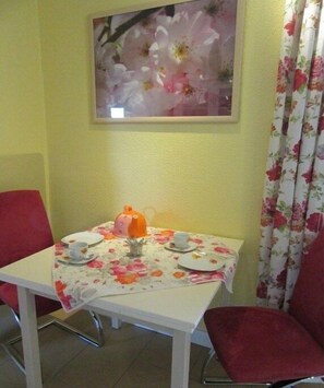 تناول الطعام