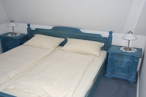 2 bedrooms, Internet, bed sheets